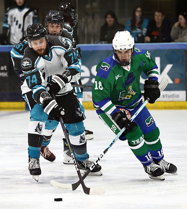 Photo © Chris Valentine of hockeyphotos.com.