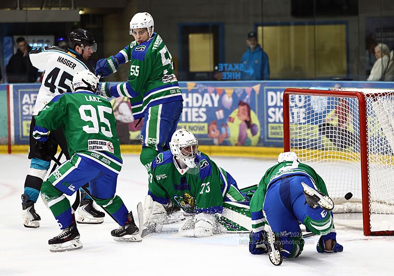 Photo © Chris Valentine of hockeyphotos.com.
